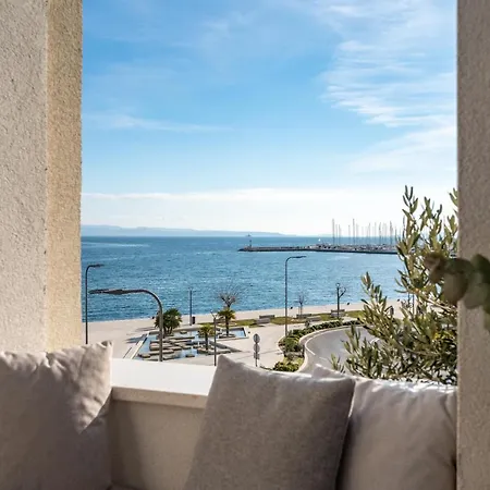 Architect's Seafront Flat *