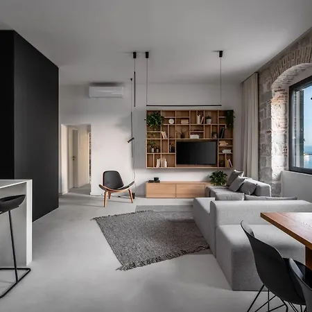 Architect's Seafront Flat شقة *