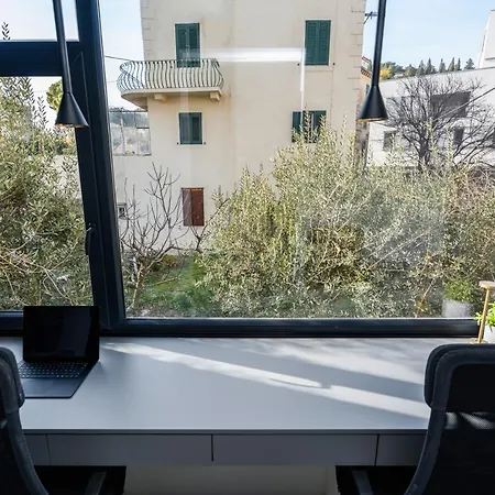 Architect's Seafront Flat Apartman *