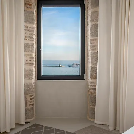 דירה Architect's Seafront Flat *