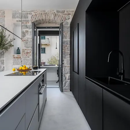 Architect's Seafront Flat דירה