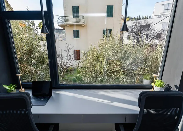 Architect's Seafront Flat Daire *